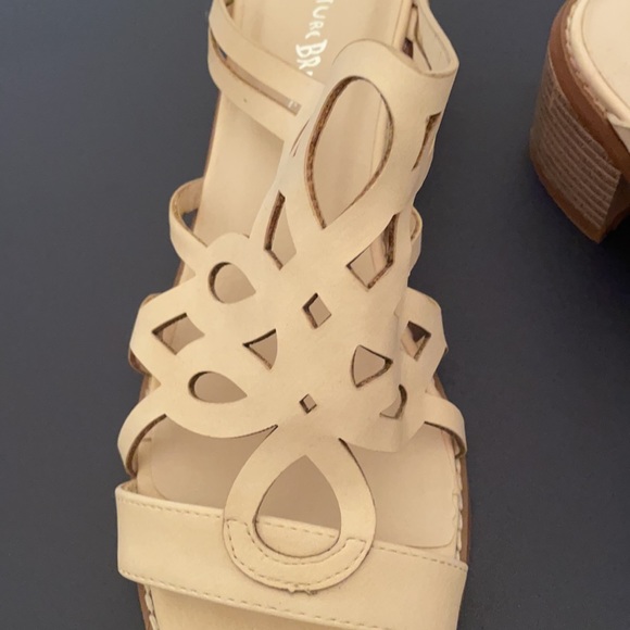 Nature Breeze Cute beige sandals (OLCC) - Picture 3 of 9